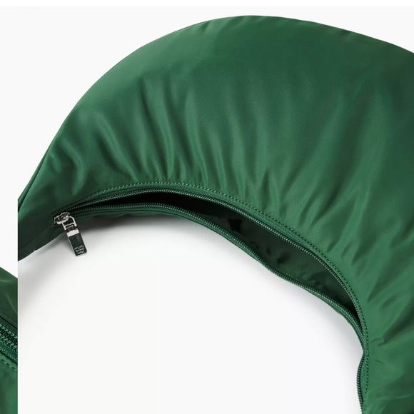 Aritzia crescent nylon bag - Picture 7 of 7